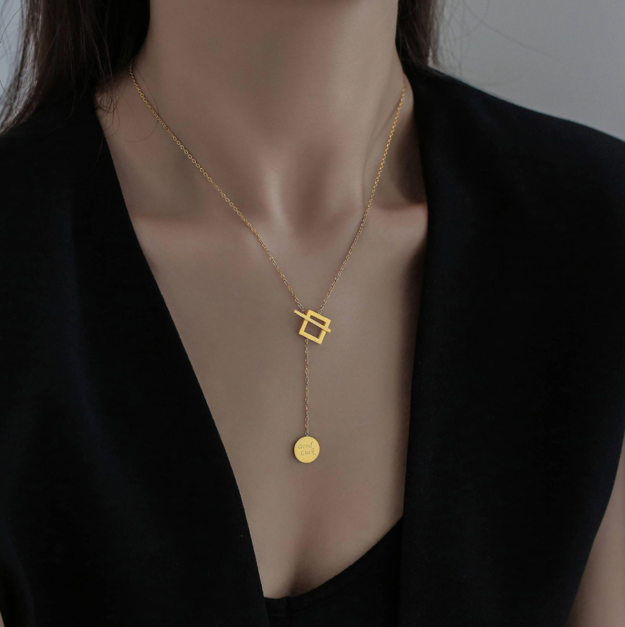 Front lock pendant