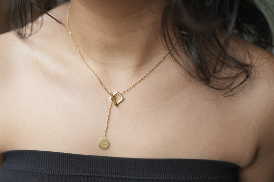 Front lock pendant